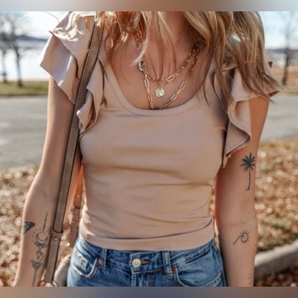 Women's Ruffle Sleeve Top - Tan